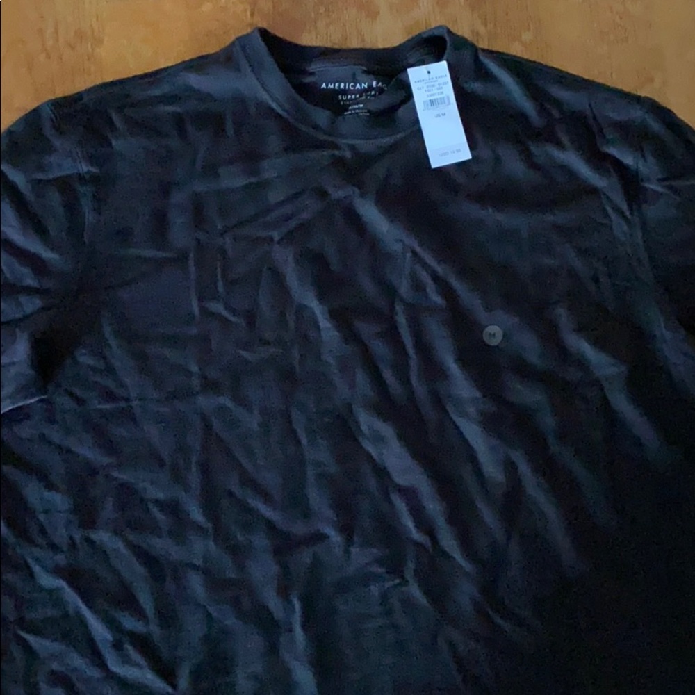 American Eagle Black T-Shirt (New)